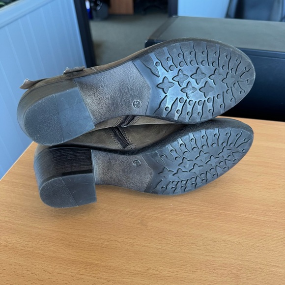 MJUS Ankle Boots - Picture 5 of 7